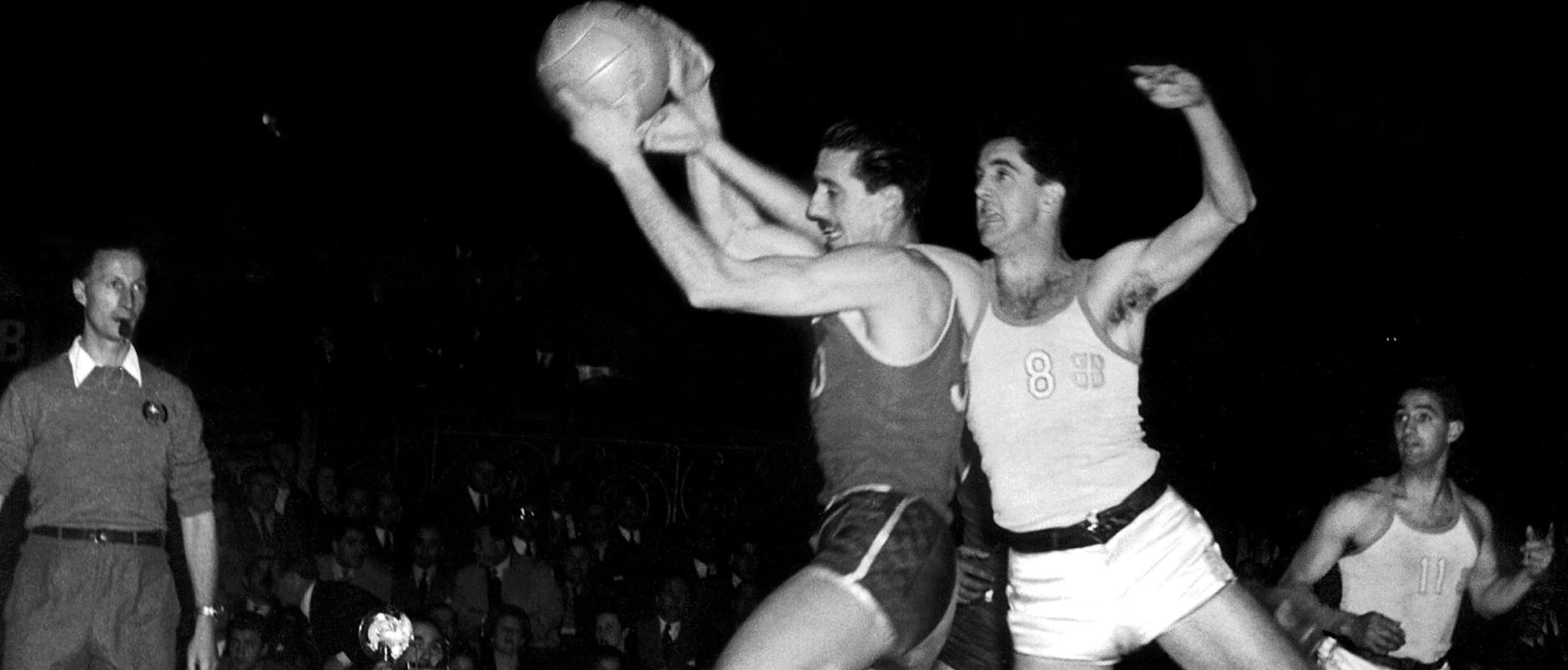 Argentina plays the US at the 1950 FIBA tournament